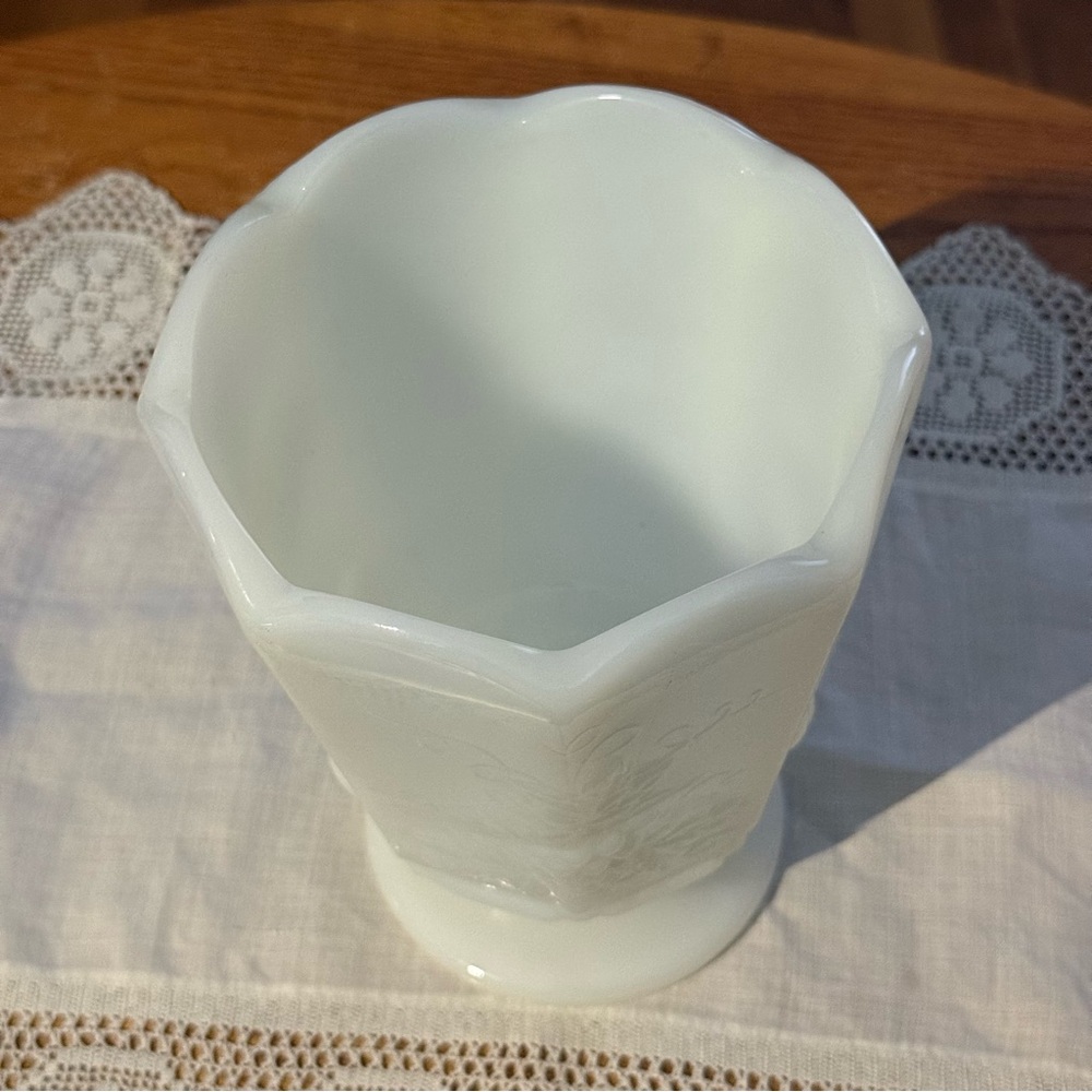 Elegant scalloped White Milk Glass Vase